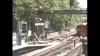 preview picture of video '1938 tube train & Sarah Siddons on London Underground Metropolitan line'