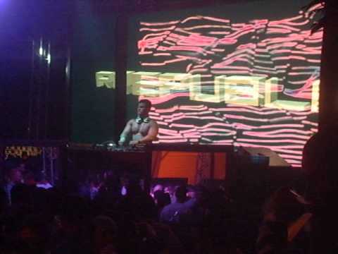 Republika Brasília - 9 de março de 2013 - DJ Mike Gentile (Espanha)