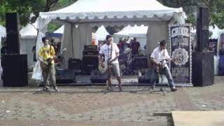 KONFLIK -- worth ... @ Crooz stage on HaiDay 2012 ...