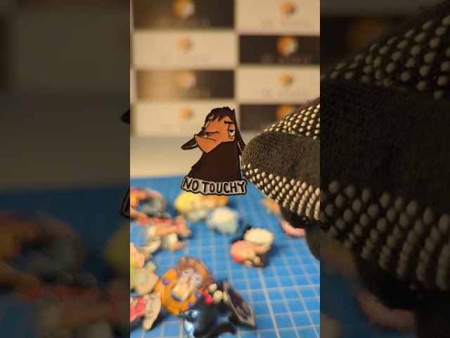 بروش ميكاسا من هجوم العمالقة.( مضي في الظلام)