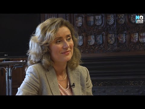 "1,5 jaar wachten op een goede rolstoel."  |  #B-TEAM AFL. 20