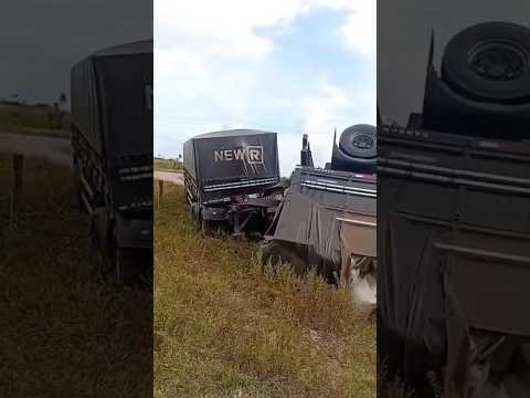 Caminhão Tomba na PA-124 e SAMU Atende Feridos em Garrafão do Norte