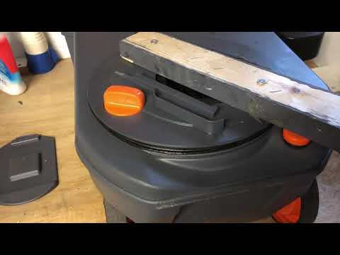 Thetford Toilet Cassette C250 how to replace a damaged mechanism and cleaning the tank.