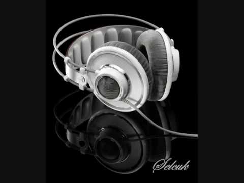 Nil Karaibrahimgil-Cok Canım Yaniyor(Remix by Selcuk).wmv