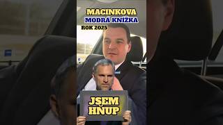 Macinkova modrá knížka a Hřib, u kterého můžeme být rádi, že se nikdy nedotkl žádného pacienta