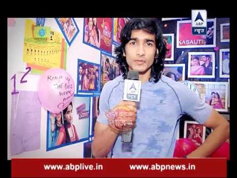 Shantanu Maheshwari cuts cake with SBS when the clock struck 12