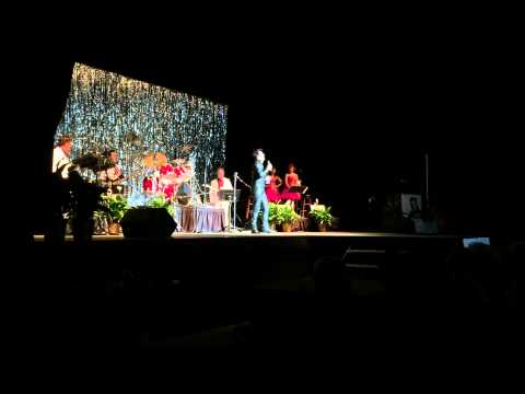 Ben Thompson joking with Eddie Stephens - video by Susan Quinn Sand