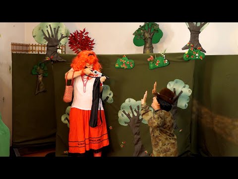 LUPUL CU SCUFITA ROSIE - Teatrul Paiata