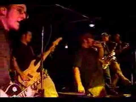 Spitvalves - 'Get it Right' (live)