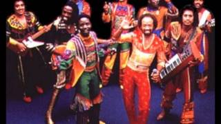 Love Is Life-Earth, Wind and Fire