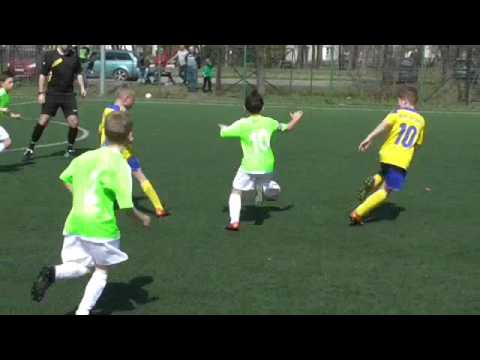 UKS IWICZNA 2006- RKS BÓR REGUT 2006 I połowa meczu