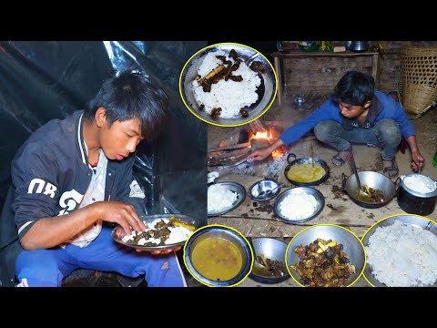 Adhiraj Cooking lamb meat Curry for friend || Our meal time in new shelter@Manjitamrnati