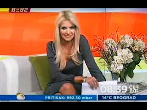 Voditeljka se nabacuje gostu