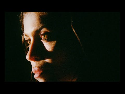 Particulière - Leslie Medina
