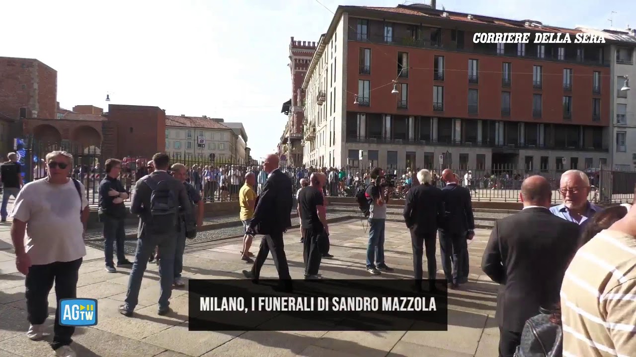 L'ultimo saluto a Sandro Mazzola nella basilica di Sant'Ambrogio a Milano