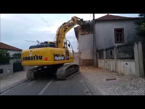 Demolição de casa antiga em Albergaria-a-Velha