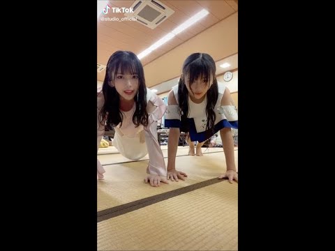 【某アイドル楽屋でポロリ】前かがみで、まさかの見えちゃった。。。///