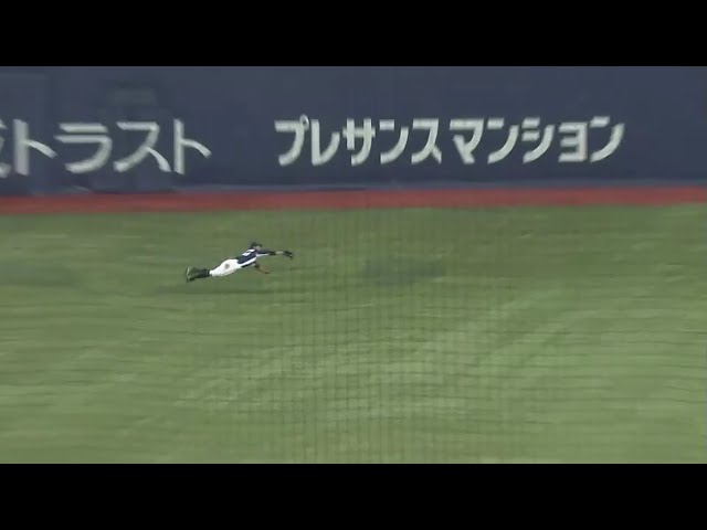 【8回裏】ルーキーを救う!!ライオンズ・田代の完璧なダイビングキャッチ!! 2017/5/13 Bs-L