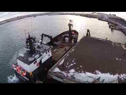 Tying up at St. Paul Island 2015