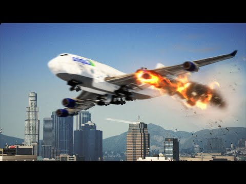 GTA 5 Airplane Emergency Crash Landing At the Airport (Airplane Engine Failure)