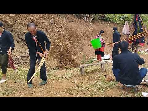 Qeej ua lom zem by Txawj Nchai Thoj hmoob tuam cuaj