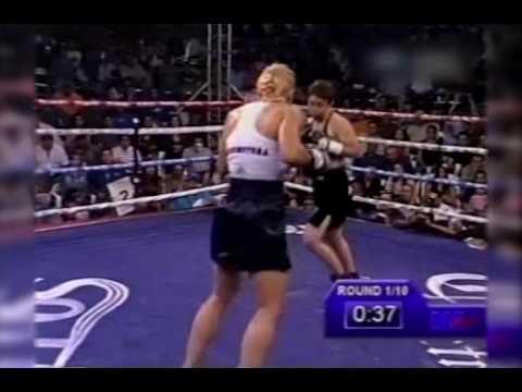 Alejandra LOCOMOTORA Oliveras VS Jackie Nava - Título Mundial Supergallo WBC