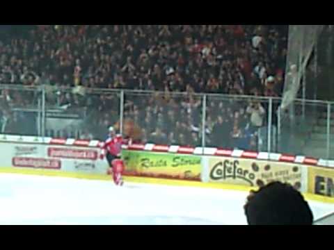 EHCB - SCB 31.10.2010 (After the game).mp4