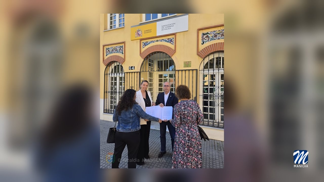 Entrega de firmas en la subdelegación del gobierno en Málaga