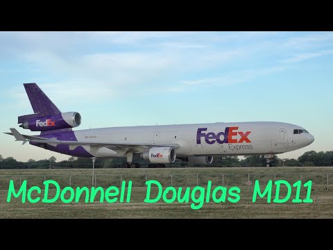 LOVE MD11 McDonnell Douglas 3 Engine Wide Body FedEx N625FE Taxiing