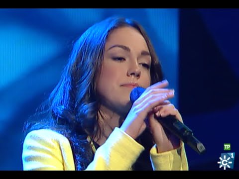 María Parrado canta 'Abril' en "Menuda Noche"