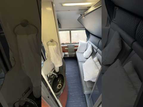 Inside look at the Amtrak Superliner II bedroom aboard the California Zephyr