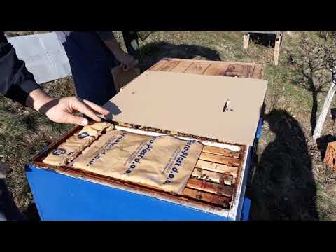 Pcelarstvo Vukotic - Dodavanje pcelinjih pogaca-Januar
