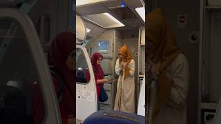 Download lagu Pramugari berhijab terbang dari medan ke Aceh mp3 Download lagu Pramugari berhijab terbang dari medan ke Aceh mp3