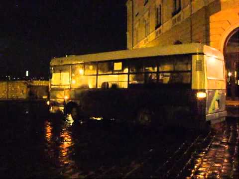Middle of the road - Ikarus midibus in Budapest