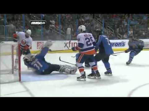 Ondrej Pavelec Sick Save Against Islanders (November,21,2010)
