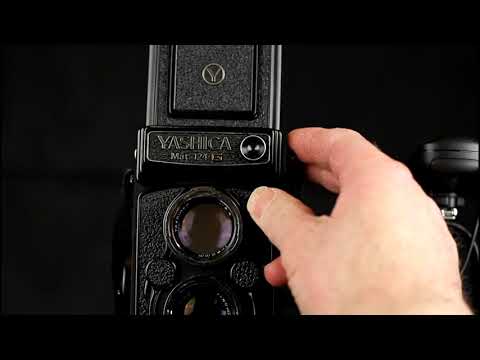 Using flash with a TLR