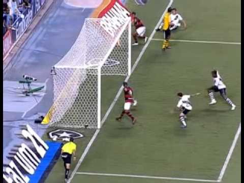 Inacreditável Futebol Clube : Deivid do Flamengo perde o gol mais feito do século 21