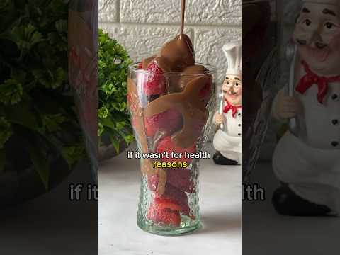 London’s viral chocolate strawberry dessert #chocolate ￼