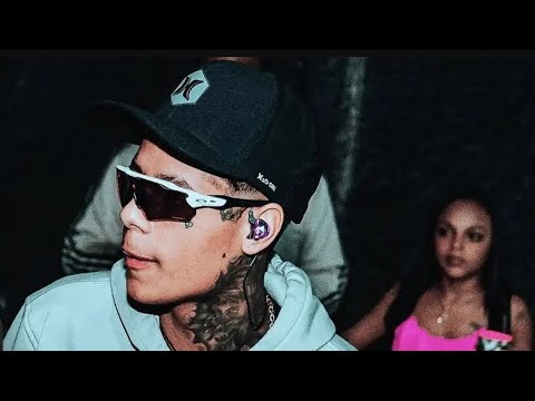 BOLADIN 211 - ELA É DIFERENTE DAS IGUAIS E MC ROBSON