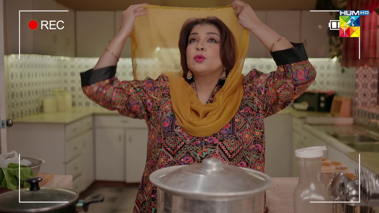 Recording Se Pehlay Duppata Sahi Karne Do...#ainaasif #tumlarkaybhina - HUM TV