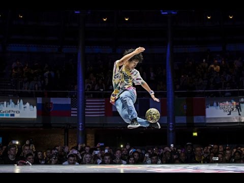 SEMI-FINAL BATTLE - Kosuke (Japan) vs MC Pro (Russia) :: Red Bull Street Style 2016