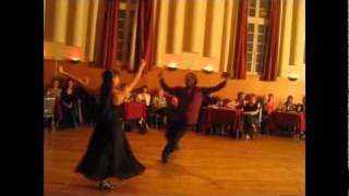 VIDALA BARBOZA Y OMAR CACEREZQuebecTFFolklor.avi