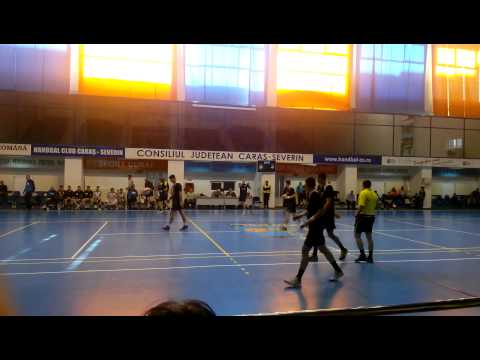 HANDBAL:CS CARAS-SEVERIN-HC MINAUR BAIA MARE 34-32 (2)