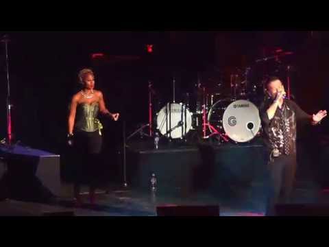 GIBONNI ft. STEPHANIE SOUNDS - Posoljeni zrak i razlivena tinta (Sava centar 11.11.2016.)