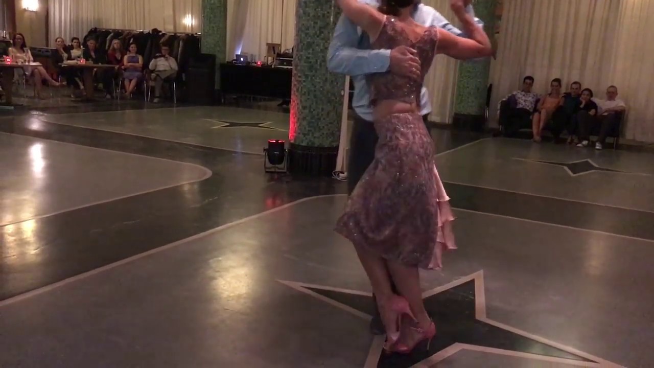 Claudia Jakobsen and Carlos Alberti .Tango. Juan Darienzo "Humillacion"