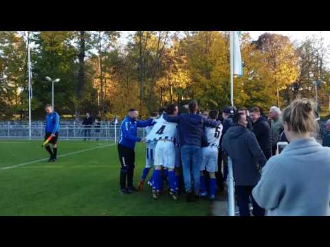 Walter van Maurik heeft zojuist de 3-2 gemaakt voor vv Schoonhoven tegen Siveo '60