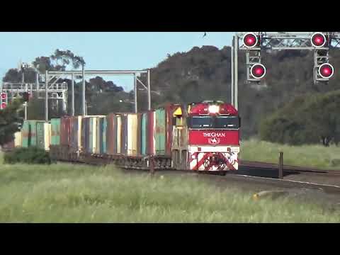 NR75 the Ghan leading a 5MA5 Service in Manor loop ￼