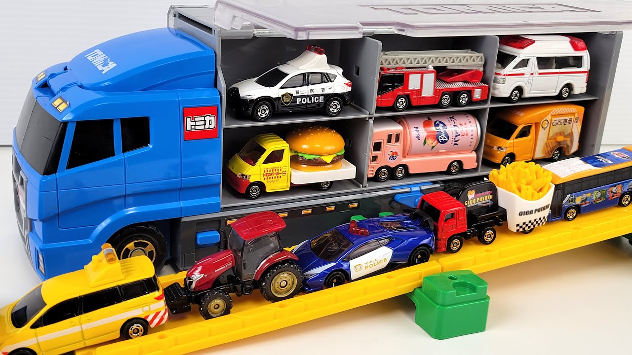 トミカ☆ 働く車のミニカーが坂道を下って、ビックおかたづけコンボイに乗る！Workcar goes down the slope and rides on the Okatazuke Convoy!