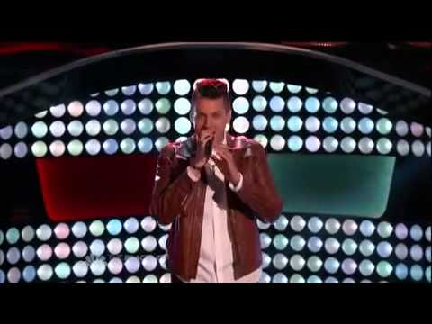 Griffin "It's A Beautiful Day" The Voice USA Season 7 Episode 5