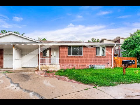 Spacious Half Duplex with 1 Car Garage and Yard property video